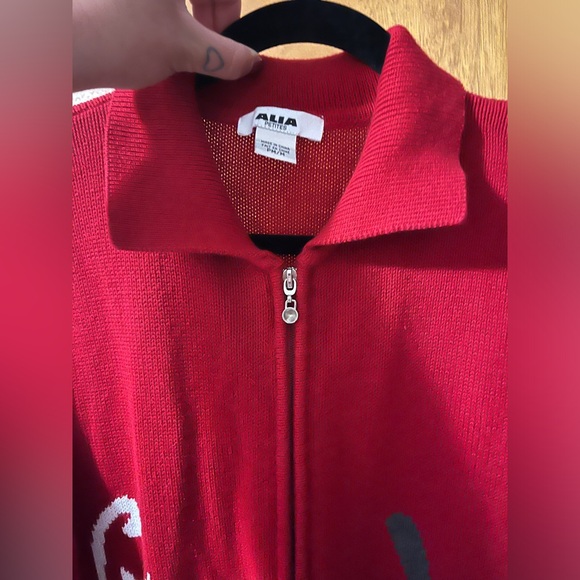 Sweater - Picture 4 of 5